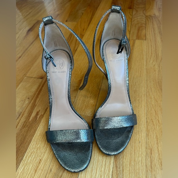 Tory Burch Keri Crackled Metallic Sandal Pewter Stiletto Heels size 8.5 - Picture 3 of 10